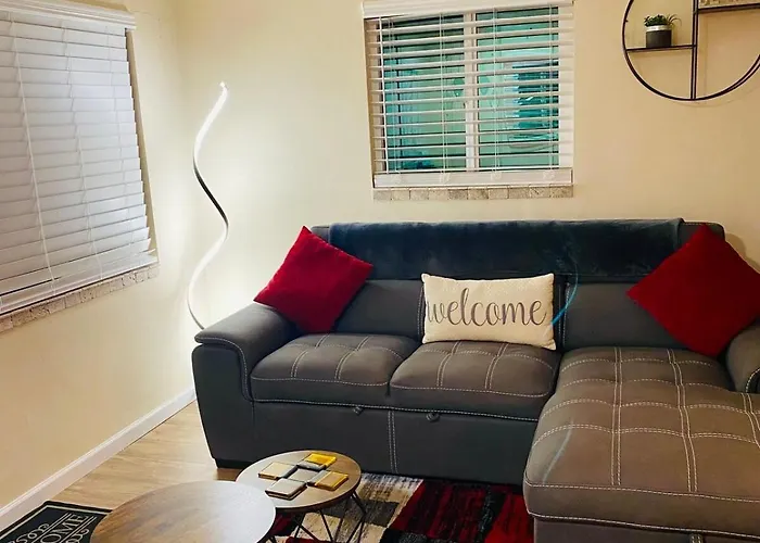 Domek alpejski Romantic Cottage! King Bed! Private Hottub! Uptown! Sedona